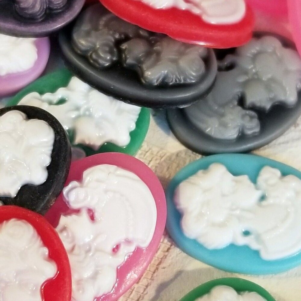 Victorian Raised Cameo Resin Cabochons Mixed Color 18x13mm Oval 10 pcs - Picture 3 of 10
